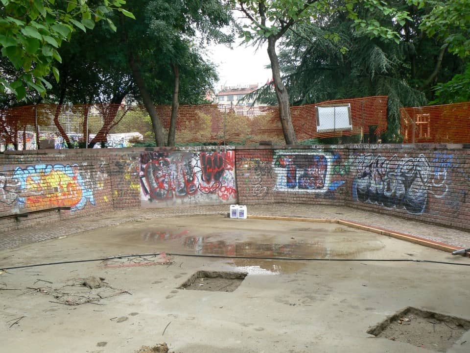 Graffitientfernung und Imprägnierung von Klinker