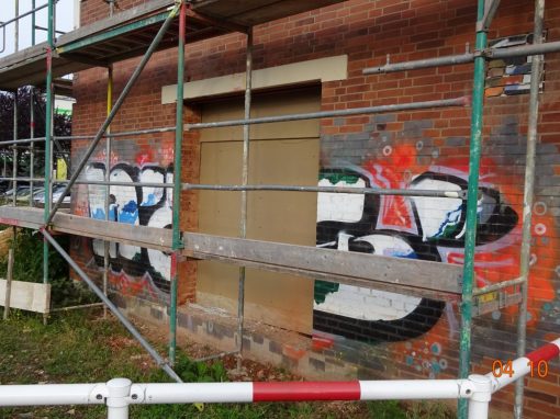 Graffitientfernung, Fassadenreinigung und Graffitischutz Klinkerfassade in Rheinbach, NRW