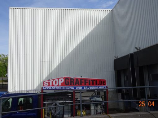 Fassadenreinigung Lagerhalle in Remscheid